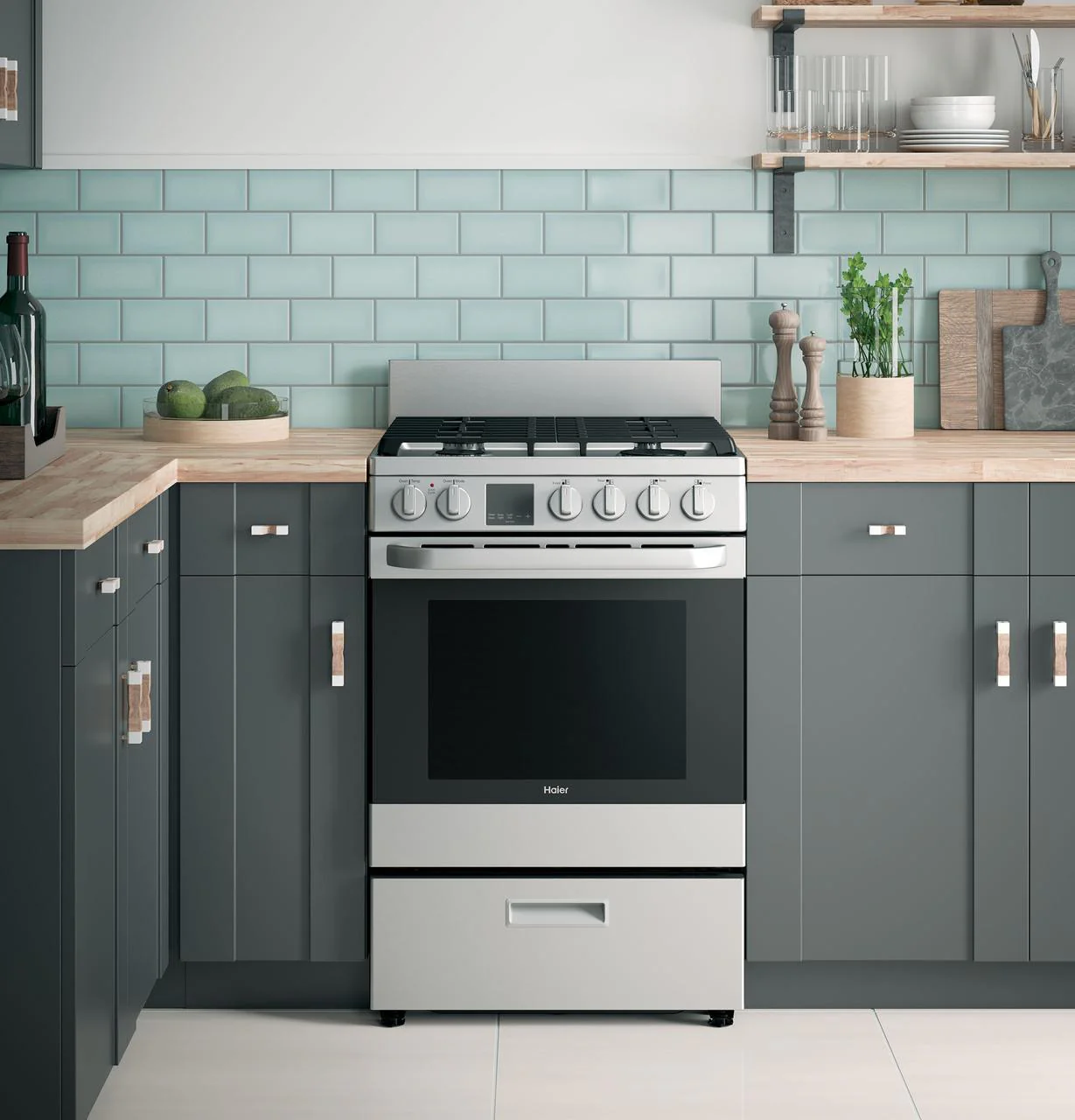 Haier QGAS740RMSS 24" 2.9 Cu. Ft. Gas Free-Standing Range with Convection and Modular Backguard - Image 4