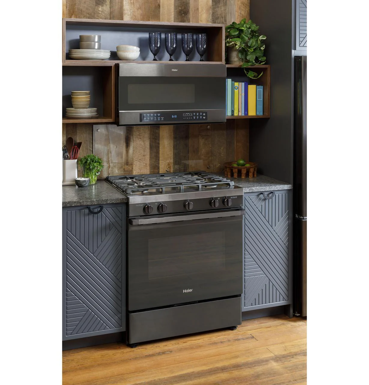 Haier QGSS740BNTS 30" Smart Slide-In Gas Range with Convection - Image 21