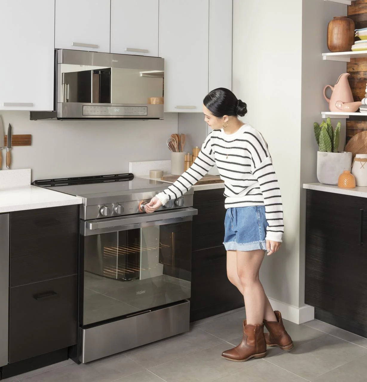 Haier 30" Smart Slide-In Electric Range with Convection - Image 34