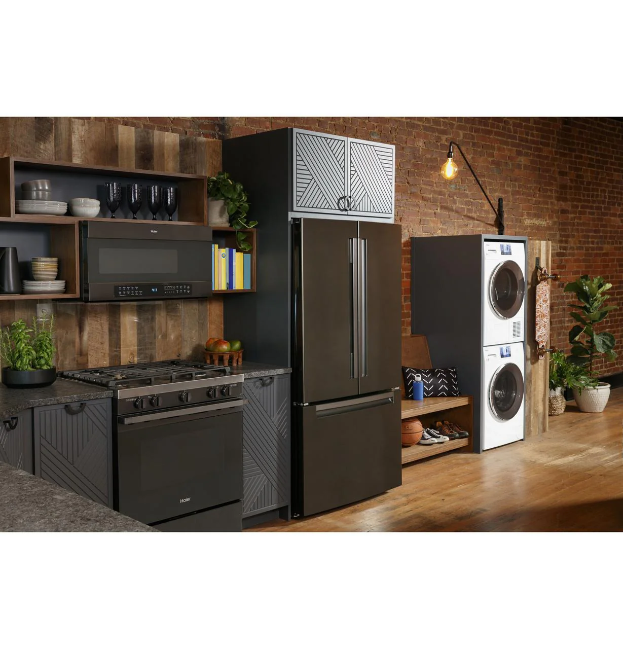 Haier QVM7167BNTS 30" 1.6 Cu. Ft. Smart Over-the-Range Microwave Oven - Image 11