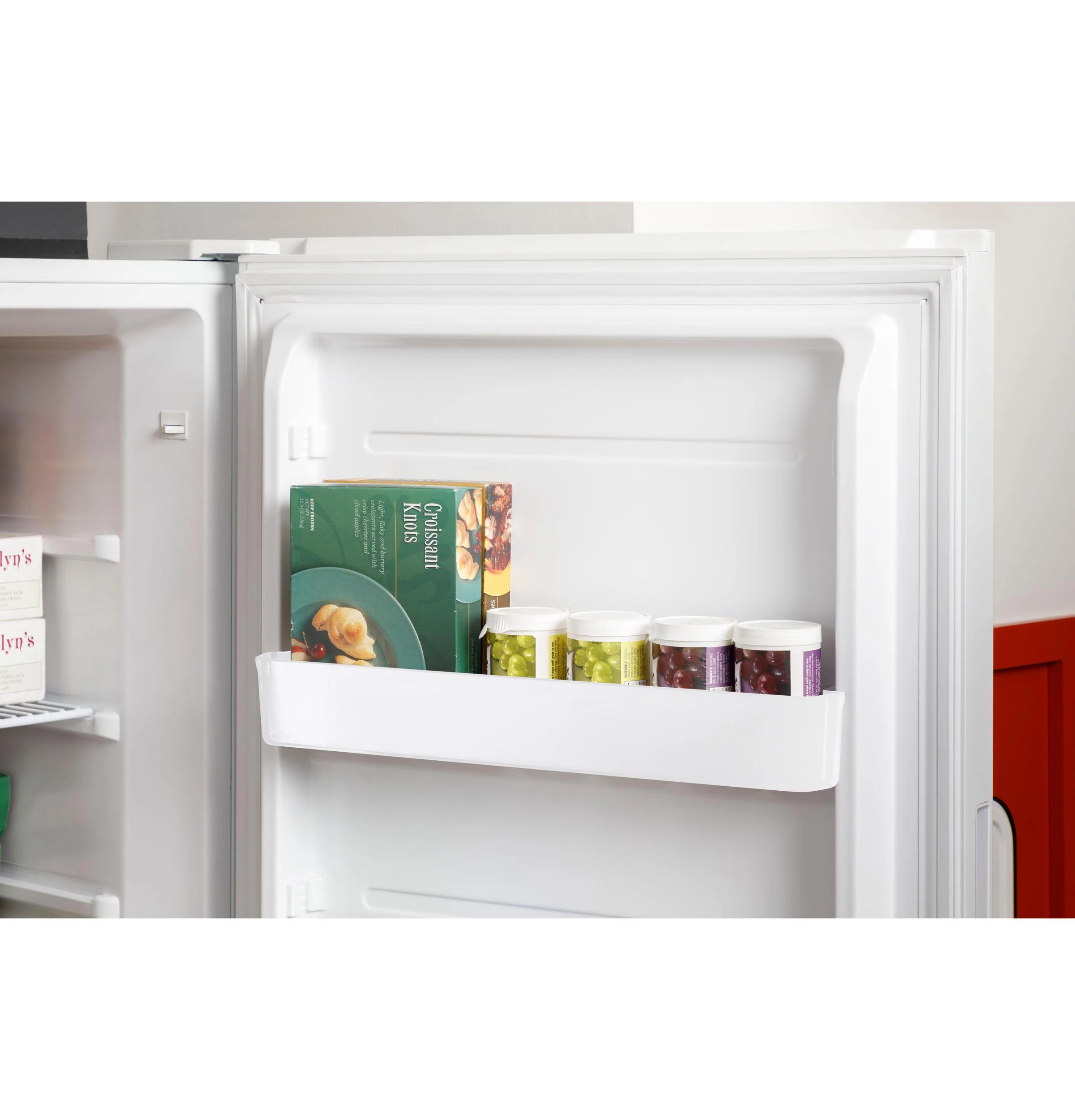 HUF13STRWW Hotpoint® 13 Cu. Ft. Frost-Free Upright Freezer - Image 18