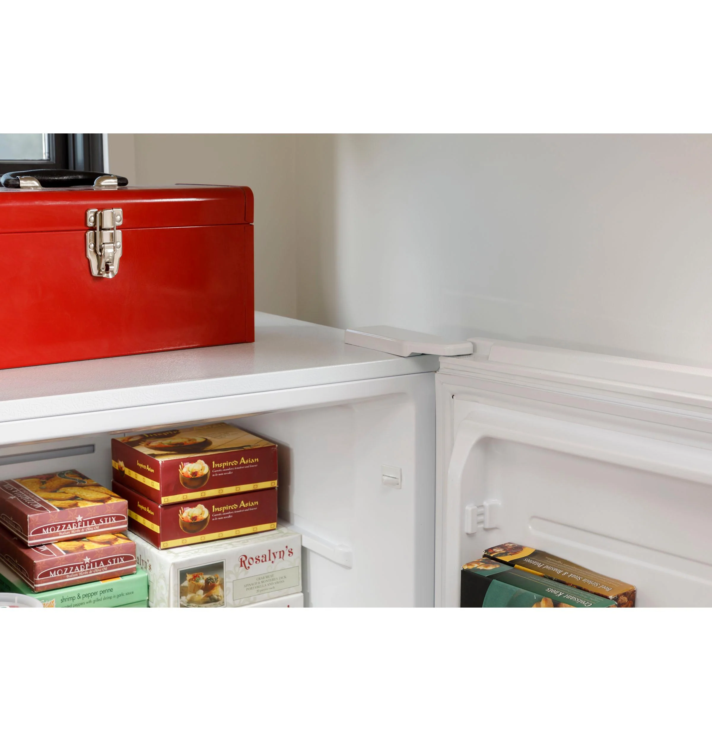 HUF13STRWW Hotpoint® 13 Cu. Ft. Frost-Free Upright Freezer - Image 21
