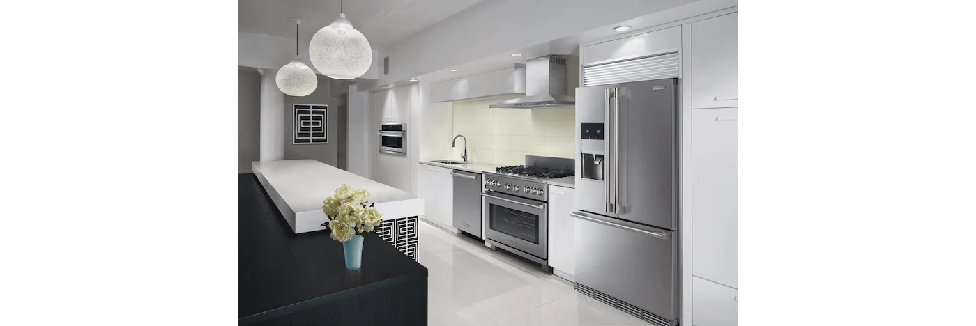 Built-In Microwave with Drop-Down Door - Image 4
