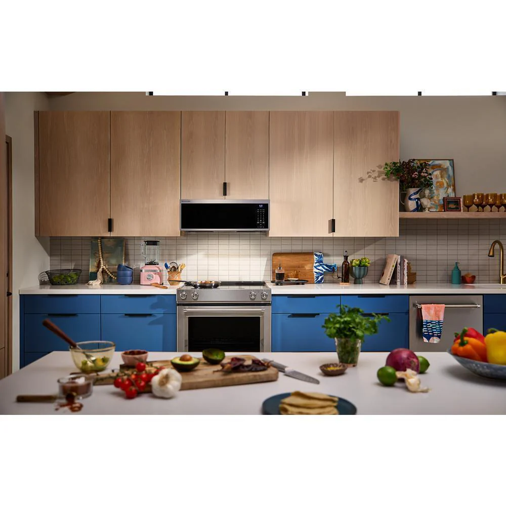Kitchenaid KMML550RPS Smart Low Profile Microwave Hood Combination with Dual Fan Ventilation - Image 4