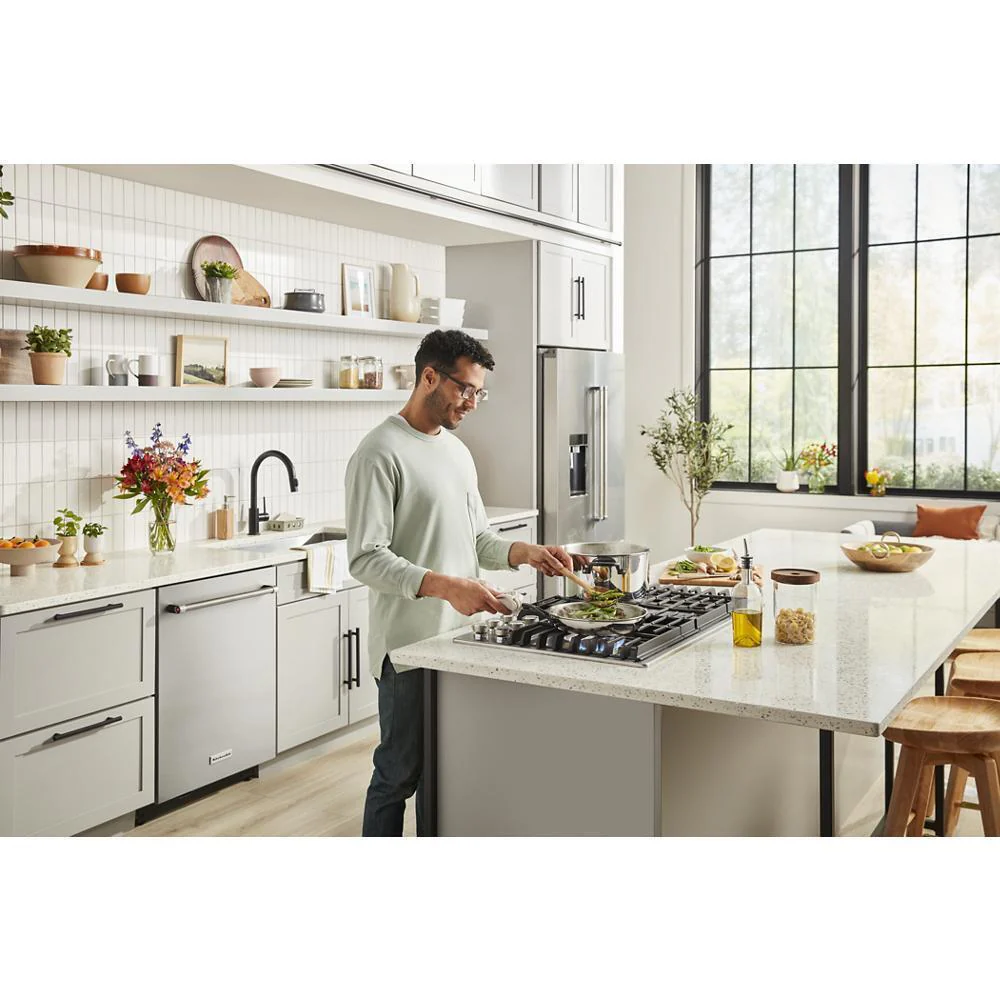 Kitchenaid KRFC704FPS 23.8 cu. ft. 36" Counter-Depth French Door Platinum Interior Refrigerator with PrintShield™ Finish - Image 34