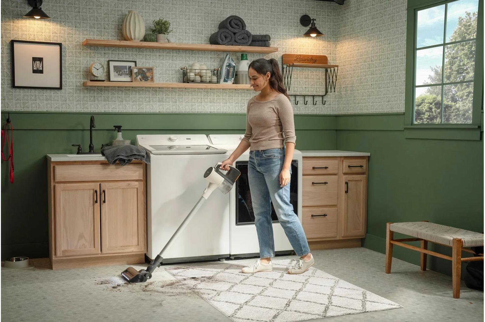 Lg C5323B0 CordZero™ Q3 Cordless Stick Vacuum with Auto Multi-Surface Detect Dual Floor Max™ Lite Nozzle - Beige - Image 2