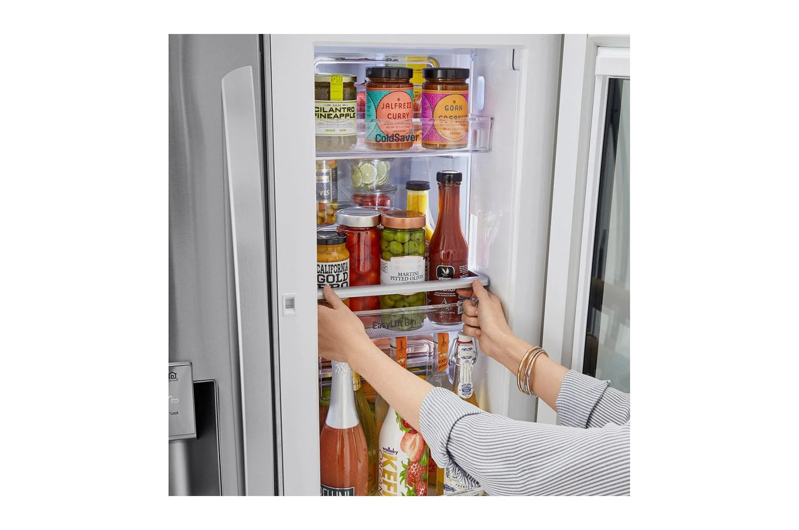 Lg 30 cu. ft. Smart InstaView® Door-in-Door® Refrigerator with Craft Ice™ - Image 9