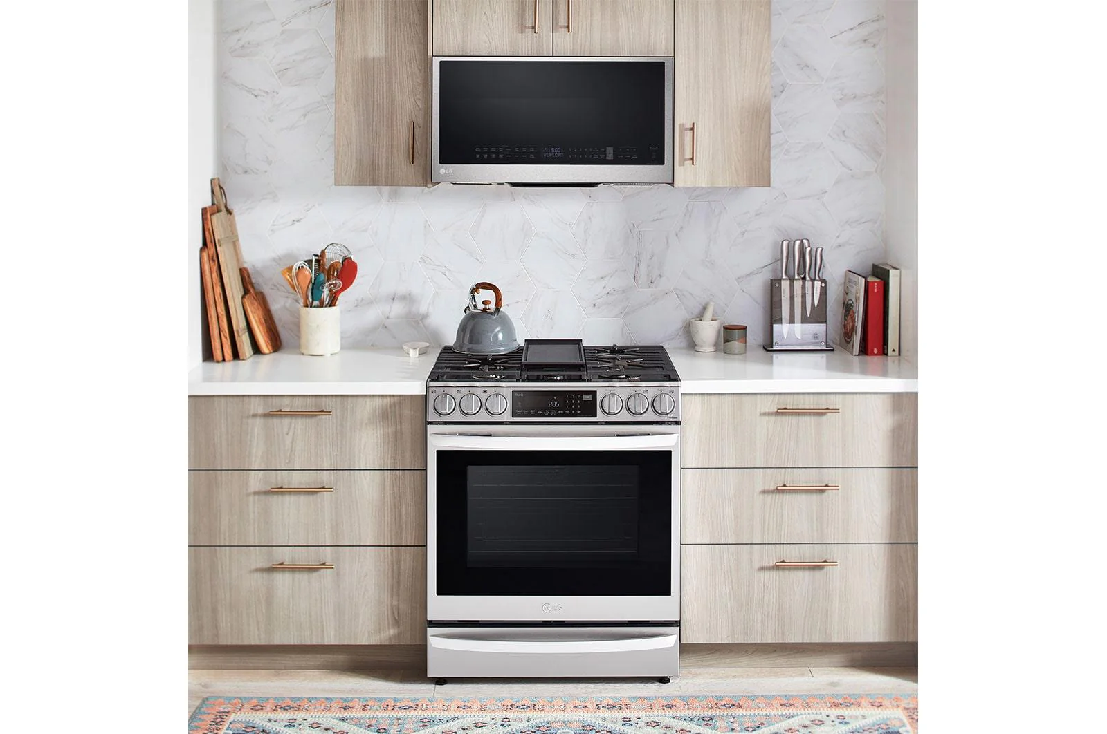 Lg MHEC1737F 1.7 cu. ft. Smart Over-the-Range Convection Microwave with Air Fry - Image 7