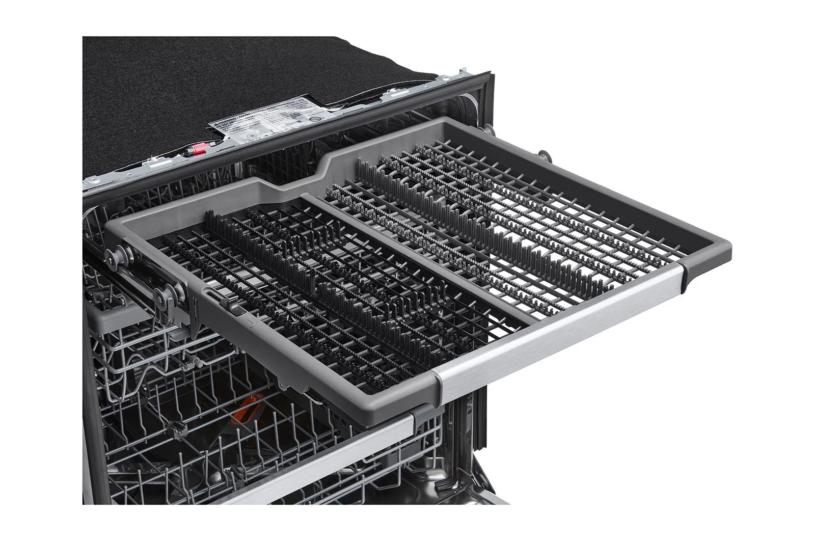 SDWB24S3 LG STUDIO Smart Top Control Dishwasher with 1-Hour Wash & Dry, QuadWash® Pro, TrueSteam® and Dynamic Heat Dry™ - Image 3