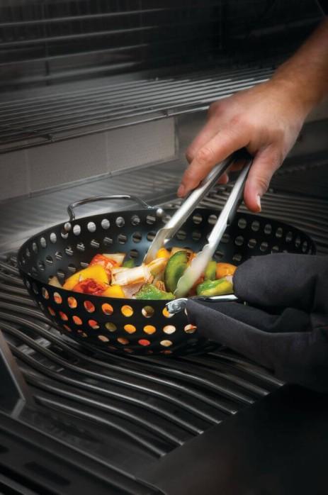 Napoleon Bbq 55015 Stainless Steel Auto Locking Tongs - Image 3