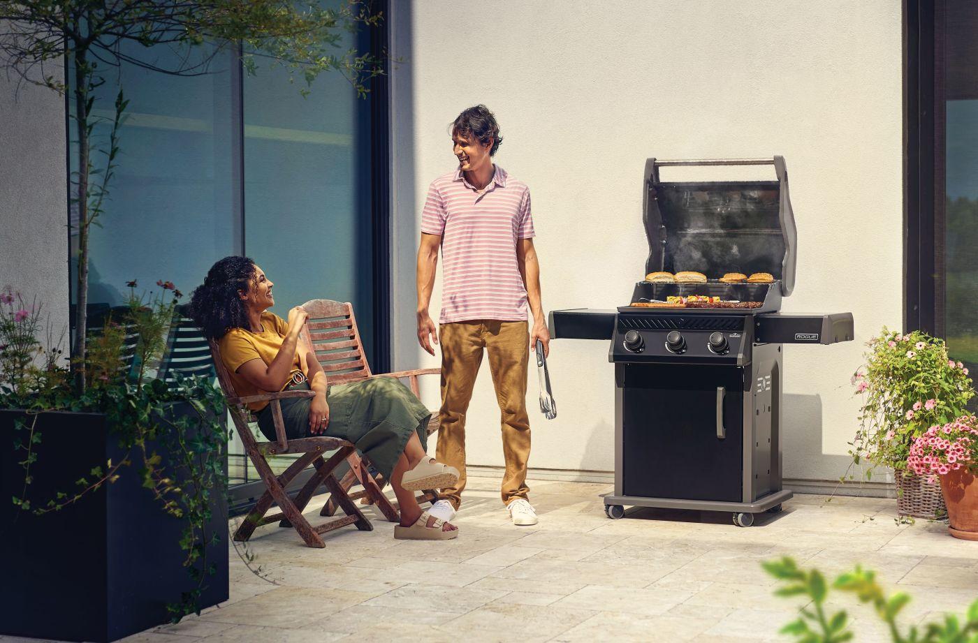 Napoleon Bbq R425PK2 Rogue 425 Gas Grill , Propane, Black - Image 3