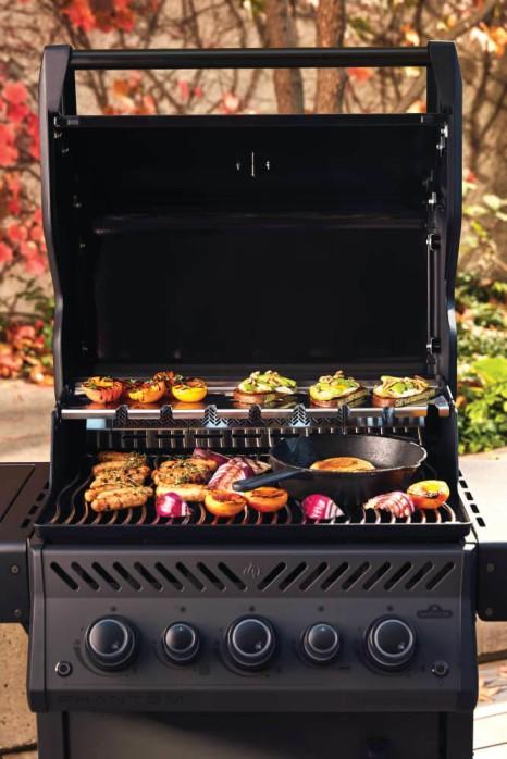 Napoleon Bbq RSE425RSIBNK1PHM Phantom Rogue SE 425 RSIB with Infrared Side and Rear Burners , Natural Gas, Satin Black - Image 6