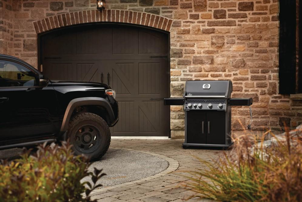 Napoleon Bbq RXT525SIBNK1 Rogue XT 525 SIB with Infrared Side Burner , Natural Gas, Black - Image 4