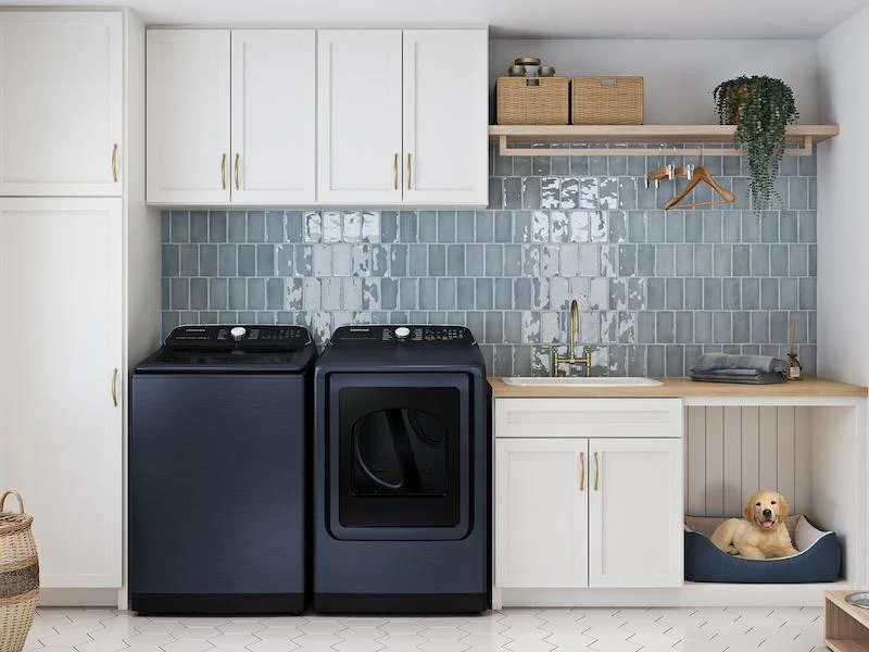 Samsung DVG54CG7150DA3 7.4 cu. ft. Smart Gas Dryer with Pet Care Dry and Steam Sanitize+ in Brushed Navy - Image 3