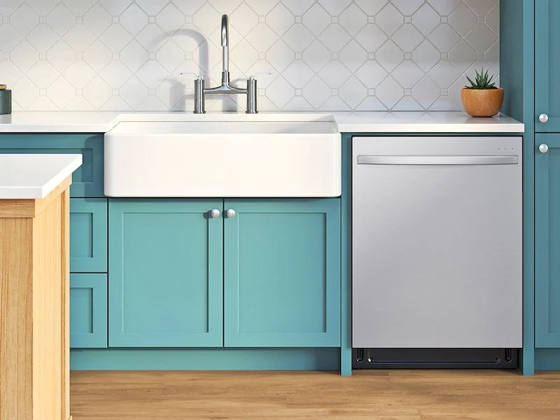 Smart 44dBA Dishwasher with StormWash+™ in Stainless Steel - Image 3