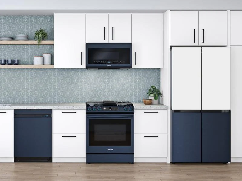 Samsung ME21A706BQN Bespoke Over-the-Range Microwave 2.1 cu. ft. with Sensor Cooking in Fingerprint Resistant Navy Steel - Image 4