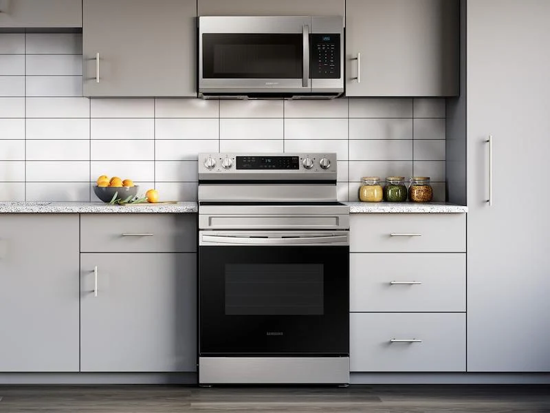 Samsung NE63A6311SS 6.3 cu. ft. Smart Freestanding Electric Range with Rapid Boil™ & Self Clean in Stainless Steel - Image 3