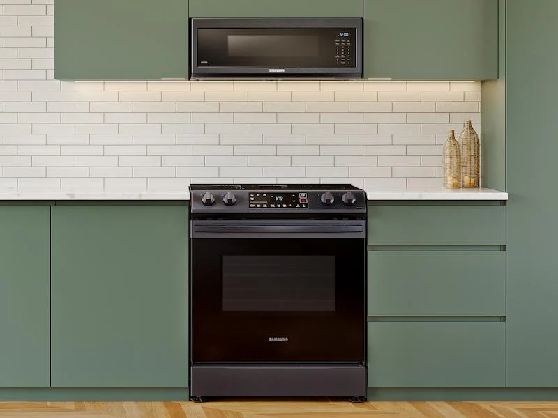 Samsung NE63B8211SG 6.3 cu. ft. Smart Rapid Heat Induction Slide-in Range in Black Stainless Steel - Image 3
