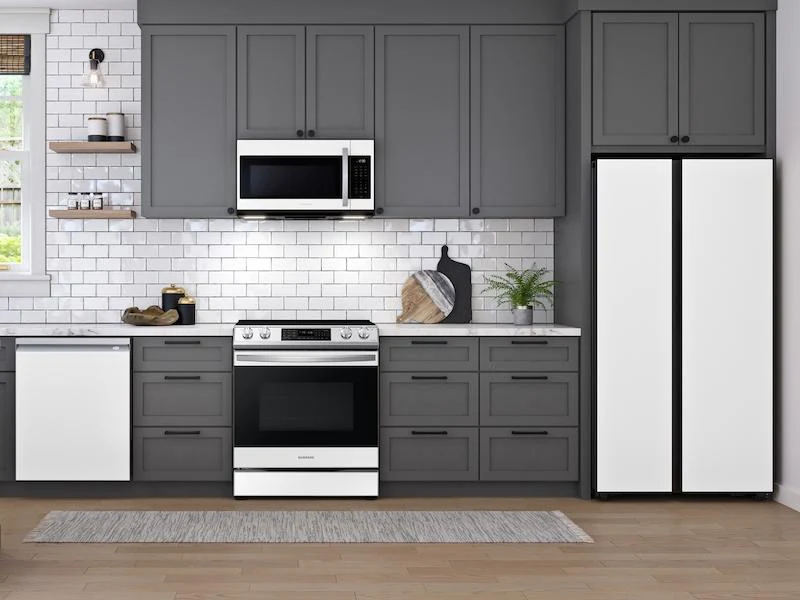 Samsung Bespoke 6.3 cu. ft. Smart Slide-in Electric Range with Air Fry - Image 4