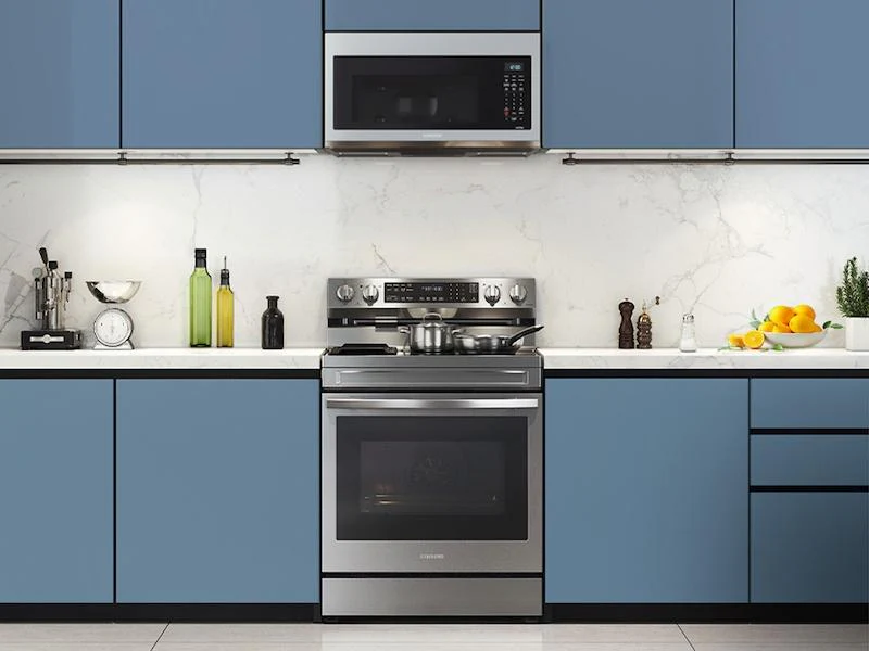 Samsung NE63D6711SR 6.3 cu. ft. Smart Freestanding ENERGY STAR® Certified Electric Range with Air Fry and Griddle in Stainless Steel - Image 4