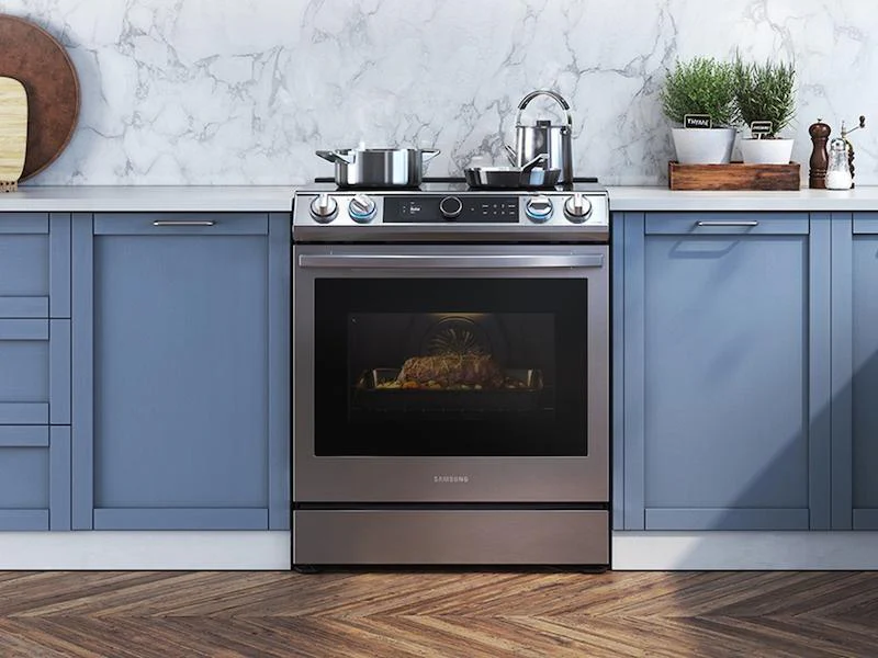 Samsung 6.3 cu. ft. Smart Slide-in Induction Range with Smart Dial - Image 3