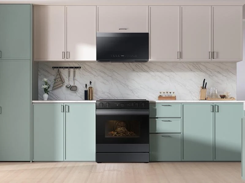 Samsung NSE6DG8500MT Bespoke 6.3 cu. ft. Smart Slide-In Electric Range with Air Sous Vide & Air Fry in Matte Black Steel - Image 3