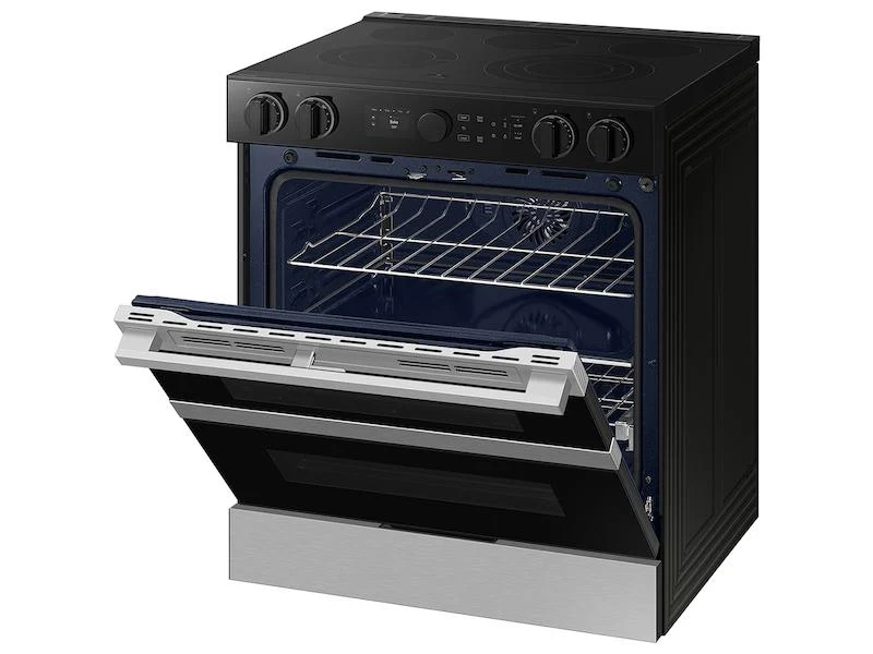Samsung NSE6DG8550SR Bespoke Smart Slide-In Electric Range 6.3 cu. ft. with Flex Duo™ & Illuminated Precision Knobs in Stainless Steel - Image 12