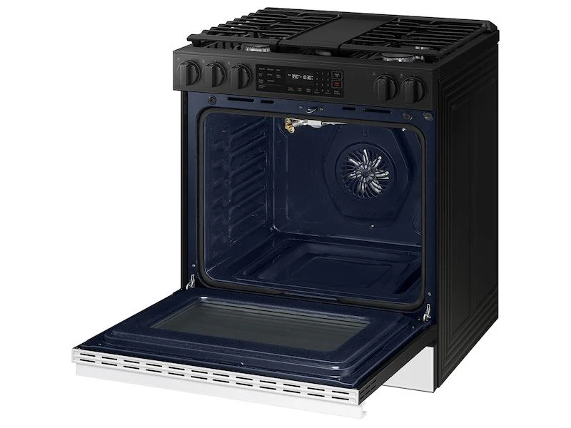 Samsung NSG6DB830012 Bespoke 6.0 cu. ft. Smart Slide-In Gas Range with Air Fry & Precision Knobs in White Glass - Image 9