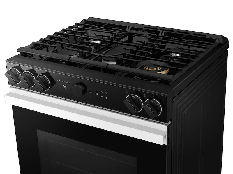 Samsung NSG6DB870012 Bespoke Slide-in Gas Range - Image 12