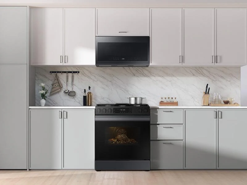 Samsung NSG6DG8100MT Bespoke 6.0 cu. ft. Smart Slide-In Gas Range with Precision Knobs in Matte Black Steel - Image 3