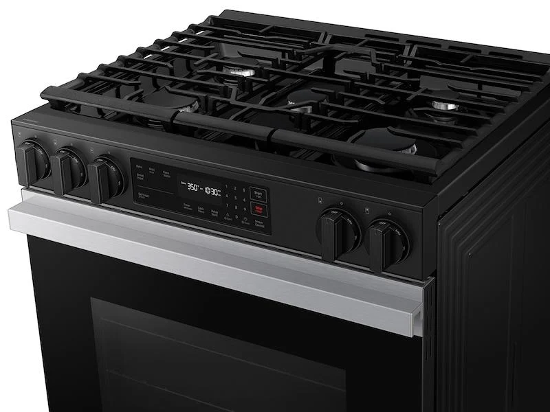 Samsung NSG6DG8100SR Bespoke 6.0 cu. ft. Smart Slide-In Gas Range with Precision Knobs in Stainless Steel - Image 7