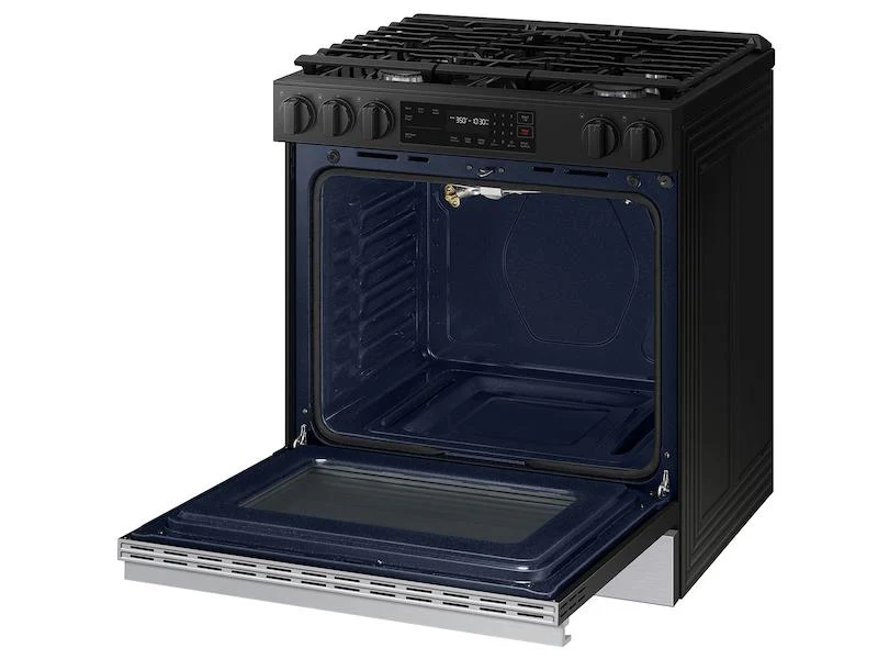 Samsung NSG6DG8100SR Bespoke 6.0 cu. ft. Smart Slide-In Gas Range with Precision Knobs in Stainless Steel - Image 9