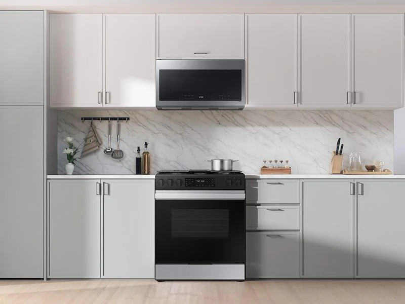 Samsung NSG6DG8300SR Bespoke 6.0 cu. ft. Smart Slide-In Gas Range with Air Fry & Precision Knobs in Stainless Steel - Image 3