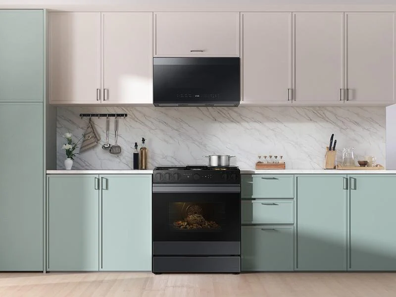 Samsung NSG6DG8500MT Bespoke 6.0 cu. ft. Smart Slide-In Gas Range with Air Sous Vide & Air Fry in Matte Black - Image 3