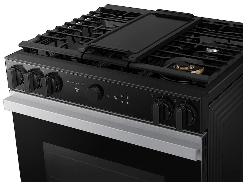 Samsung NSG6DG8500SR Bespoke 6.0 cu. ft. Smart Slide-In Gas Range with Air Sous Vide & Air Fry in Stainless Steel - Image 7