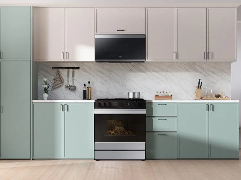 Samsung NSG6DG8700SR Bespoke Slide-in Gas Range - Image 9