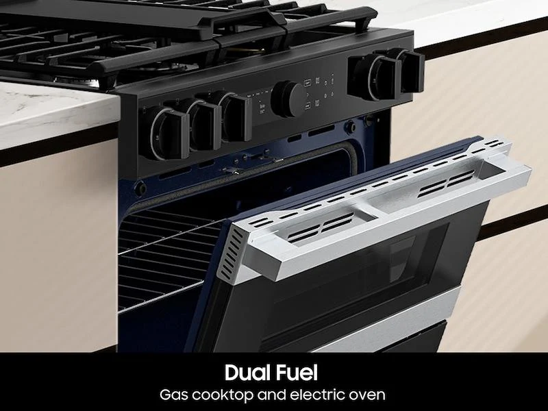 Samsung NSY6DG8550SR Bespoke Smart Slide-In Dual Fuel Range 6.3 cu. ft. with Flex Duo™ & Illuminated Precision Knobs in Stainless Steel - Image 3