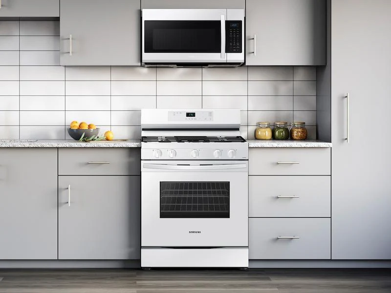 6.0 cu. ft. Smart Freestanding Gas Range with Integrated Griddle in White - Image 3
