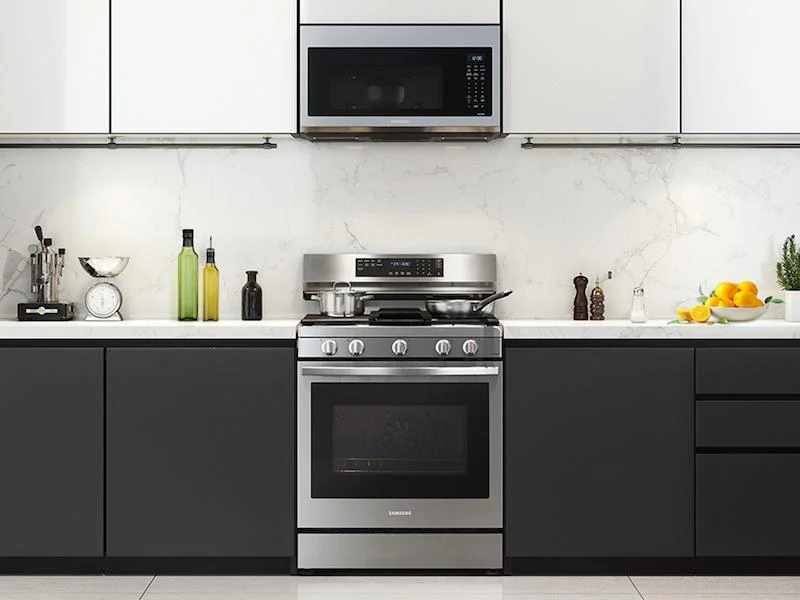 Samsung NX60A6711SS 6.0 cu. ft. Smart Freestanding Gas Range with No-Preheat Air Fry, Convection+ & Stainless Cooktop in Stainless Steel - Image 3