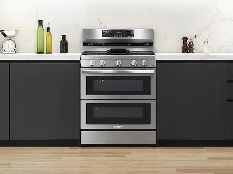 Samsung NX60A6751SS 6.0 cu. ft. Smart Freestanding Gas Range with Flex Duo™, Stainless Cooktop & Air Fry in Stainless Steel - Image 2