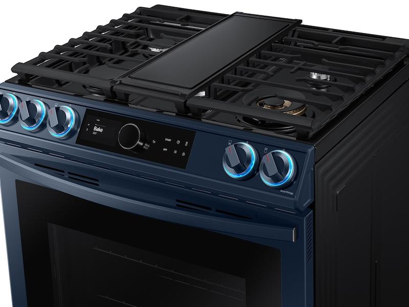 Bespoke Smart Slide-in Gas Range 6.0 cu. ft. with Smart Dial, Air Fry & Wi-Fi in Navy Steel - Image 6