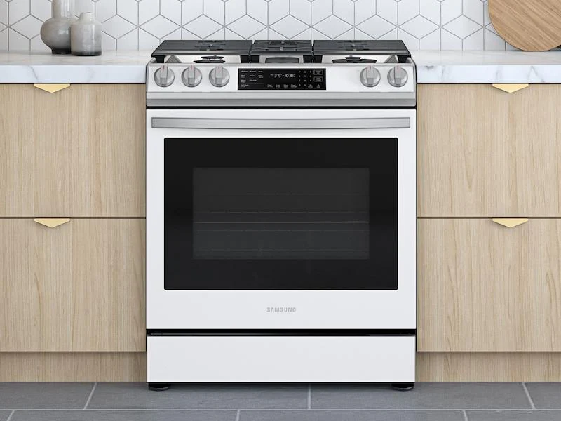 Samsung Bespoke 6.0 cu. ft. Smart Front Control Slide-In Gas Range with Air Fry - Image 3