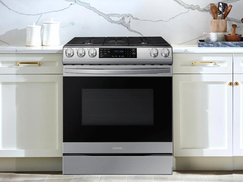 Samsung 6.0 cu. ft. Smart Slide-in Gas Range with Air Fry in Stainless Steel - Image 3