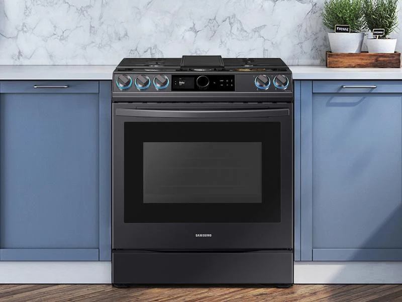 Samsung 6.0 cu ft. Smart Slide-in Gas Range with Smart Dial - Image 3