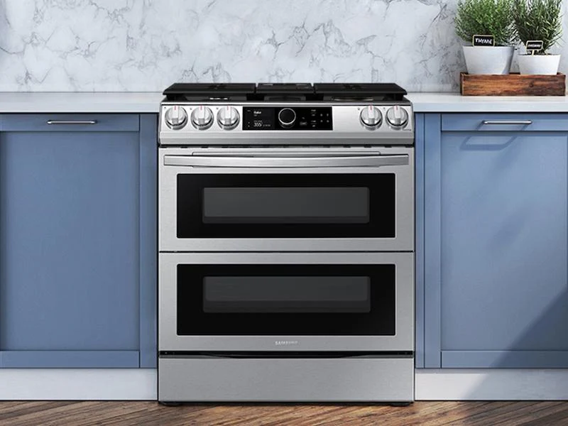 Samsung 6.3 cu. ft. Flex Duo™ Front Control Slide-in Dual Fuel Range with Smart Dial, Air Fry, and Wi-Fi in Stainless Steel - Image 3