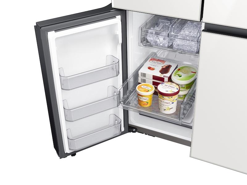 Samsung RF29A967512 Bespoke 4-Door Flex™ Refrigerator (29 cu. ft.) in White Glass - Image 7