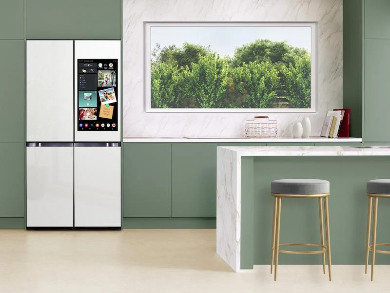 Samsung RF29DB990012 Bespoke 4-Door Flex™ Refrigerator (29 cu. ft.) with AI Family Hub+™ and AI Vision Inside™ in White Glass - Image 7