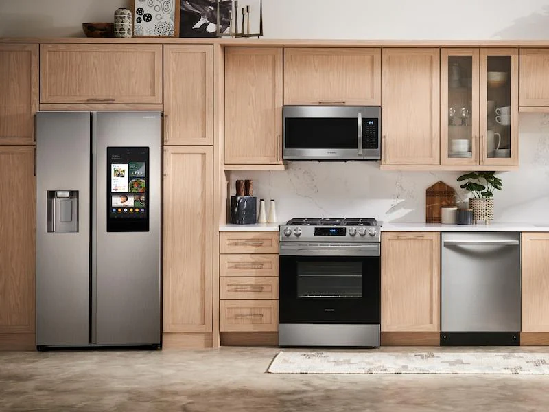 Samsung RS22T5561SR 22 cu. ft. Counter Depth Side-by-Side Refrigerator with Touch Screen Family Hub™ in Stainless Steel - Image 3