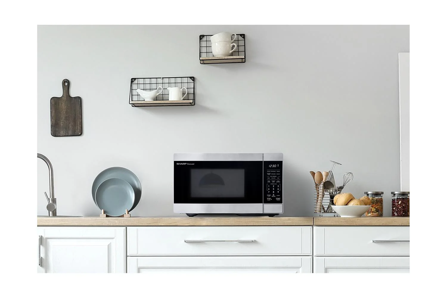 SMC0962KS Sharp 0.9 cu. ft. 900W Stainless Steel Countertop Microwave Oven - Image 6