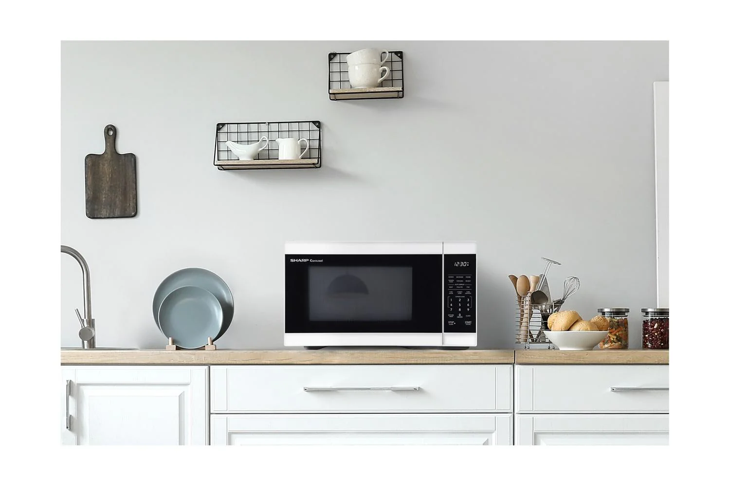 SMC1161KW Sharp 1.1 cu. ft. 1000W White Countertop Microwave Oven - Image 6